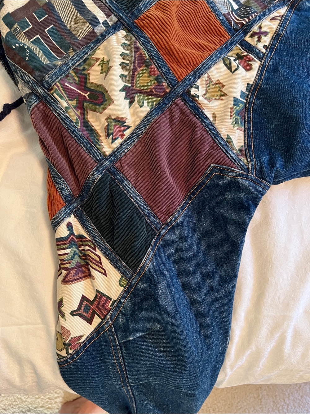 Vintage-Inspired Patchwork Denim Jacket with Maroon Collar - Picture 10 of 12